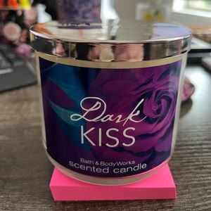HTF Dark Kiss BBW 3 wick 14.5oz Candle - New!!